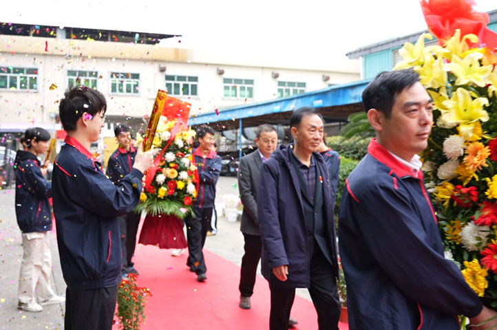 08-獻(xiàn)花籃.jpg 08-獻(xiàn)花籃.jpg